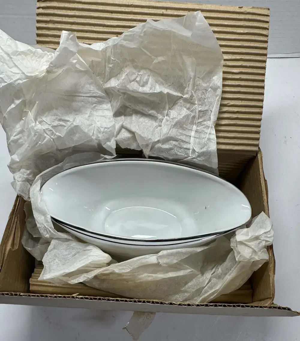 Imperial China W. Dalton Japan Sincerity 318 Gravy Boat with Attached Underplate